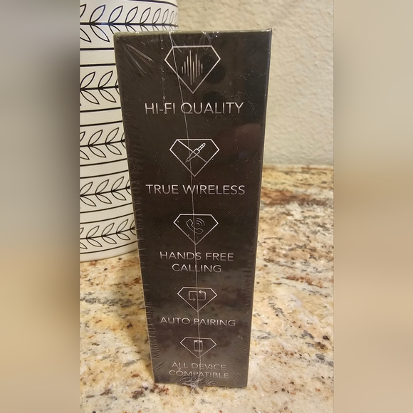 NEW IN BOX, Ice design labs earbuds - Picture 3 of 4